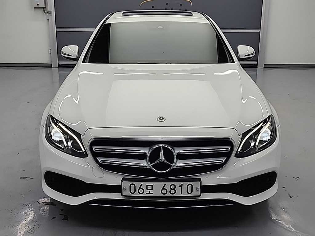 벤츠 E 클래스 E-클래스 W213 E300 아방가르드 이미지 2