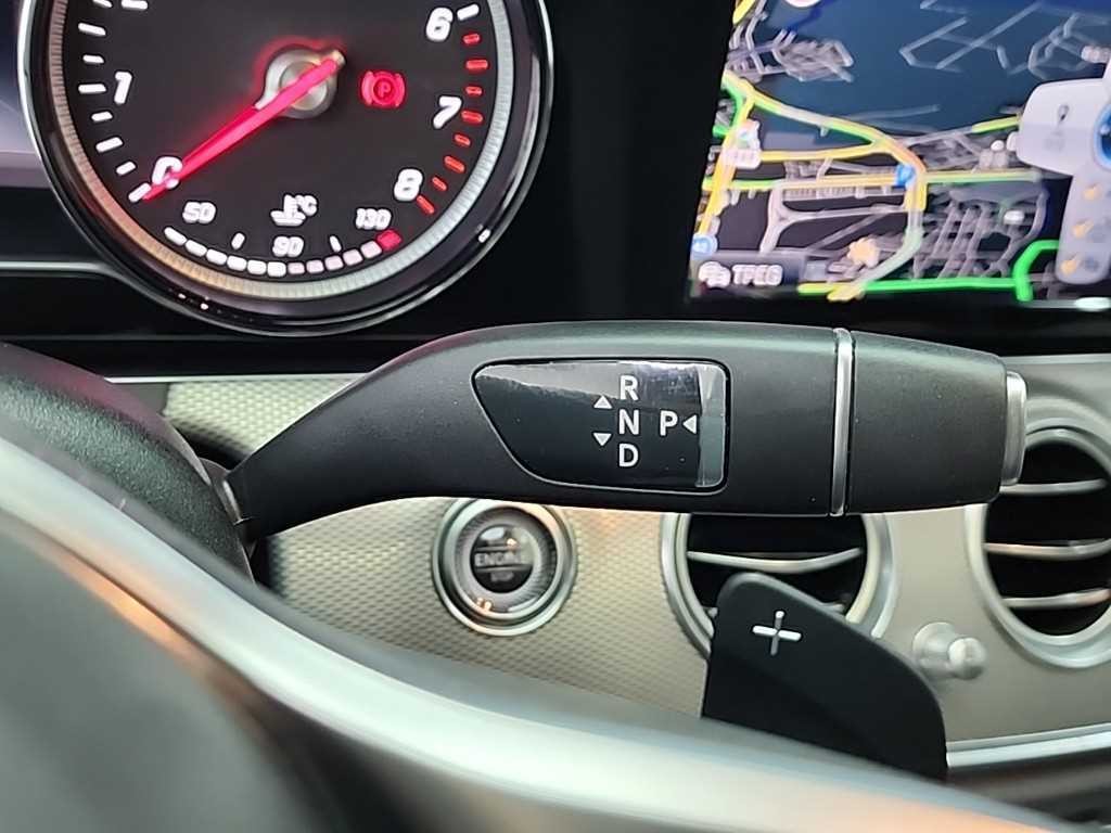 벤츠 E 클래스 E-클래스 W213 E300 아방가르드 이미지 8