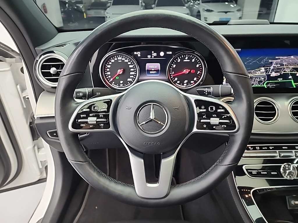 벤츠 E 클래스 E-클래스 W213 E300 아방가르드 이미지 9