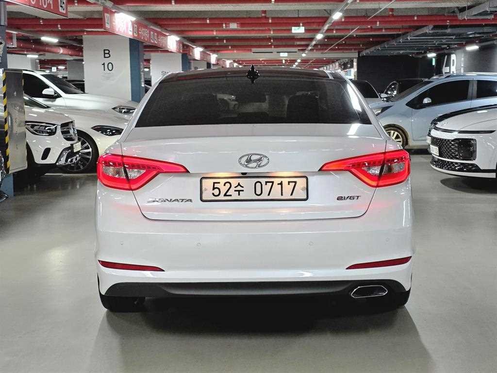 현대 쏘나타 LF 쏘나타 1.7 E-VGT 스마트 기본형 이미지 4