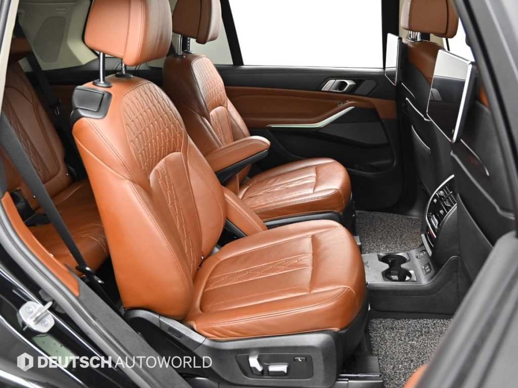 BMW X7 X7 (G07) xDrive 40d 디자인 퓨어 엑셀런스 6인승 이미지 12