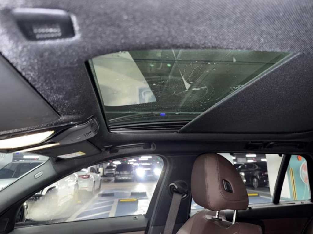 BMW 3시리즈 3시리즈 (G20) 320i 투어링 M 스포츠 이미지 12