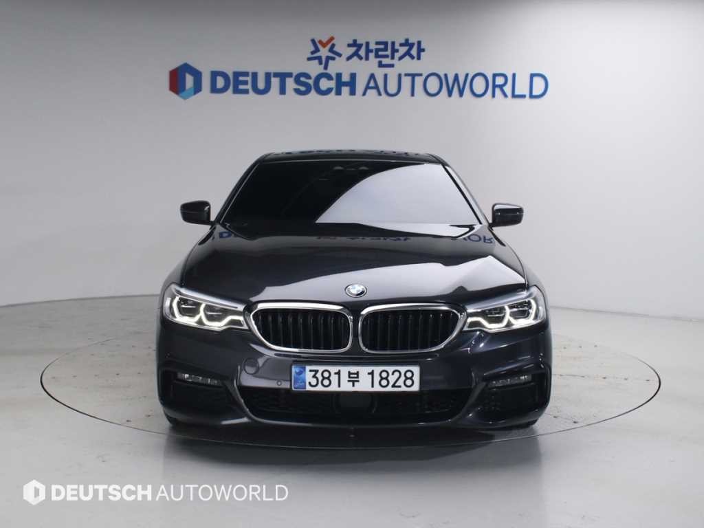 BMW 5시리즈 5시리즈 (G30) 520i M 스포츠 이미지 4