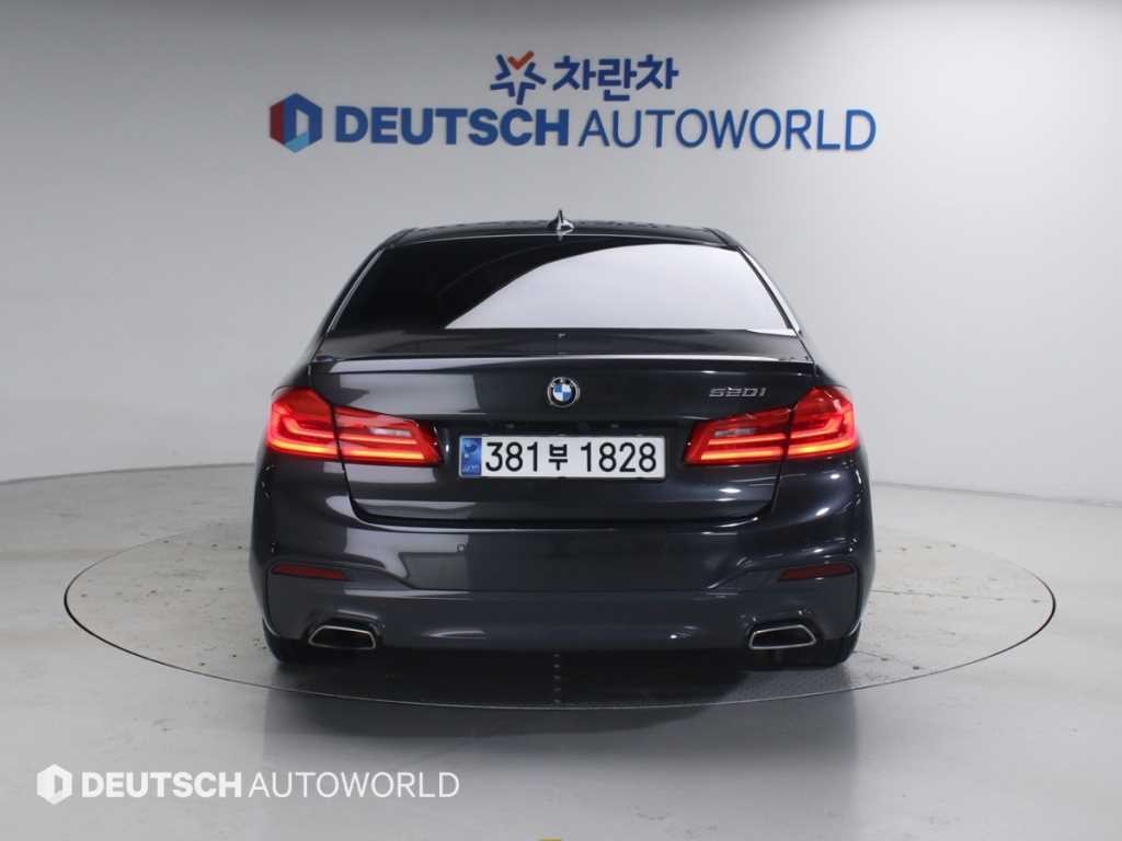 BMW 5시리즈 5시리즈 (G30) 520i M 스포츠 이미지 5