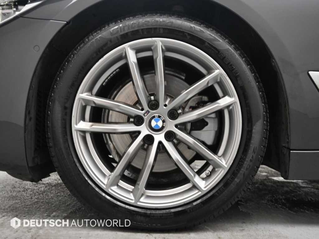 BMW 5시리즈 5시리즈 (G30) 520i M 스포츠 이미지 6