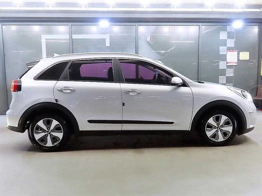 기아 니로 니로 PHEV 1.6 GDI 노블래스 이미지 3