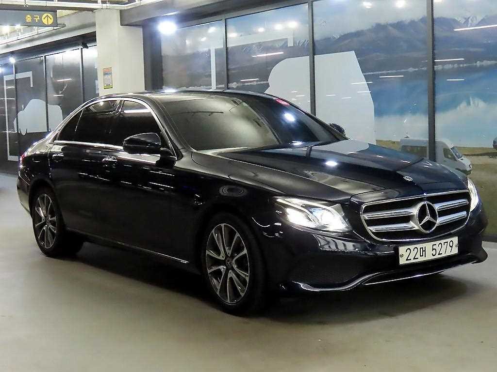 벤츠 E 클래스 E-클래스 W213 E300 4MATIC 아방가르드 이미지 1