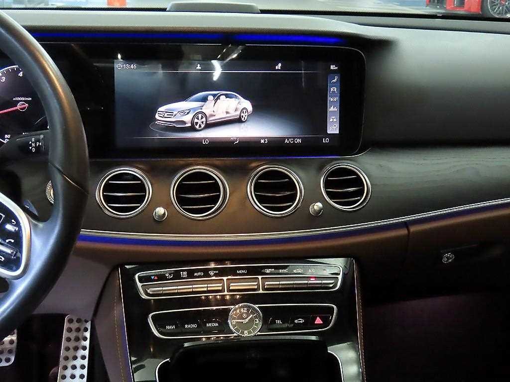 벤츠 E 클래스 E-클래스 W213 E300 4MATIC 아방가르드 이미지 11