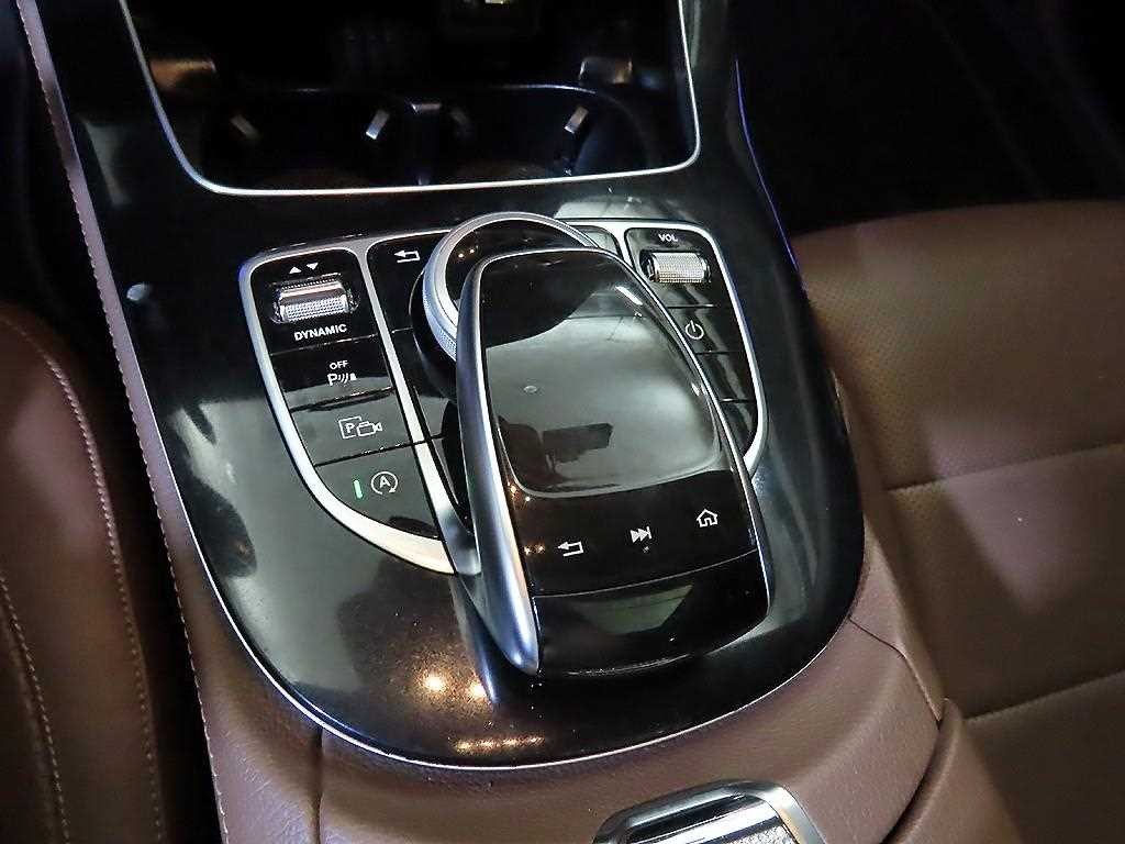 벤츠 E 클래스 E-클래스 W213 E300 4MATIC 아방가르드 이미지 14