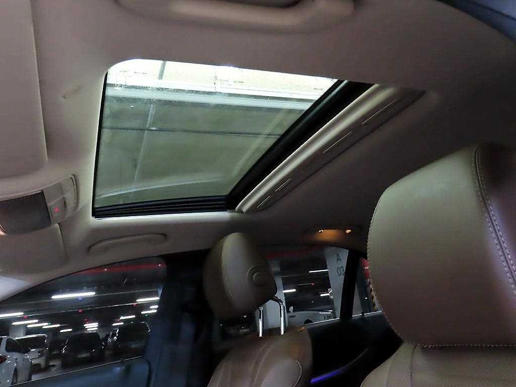 벤츠 E 클래스 E-클래스 W213 E300 4MATIC 아방가르드 이미지 16