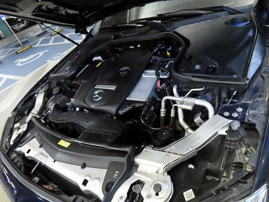 벤츠 E 클래스 E-클래스 W213 E300 4MATIC 아방가르드 이미지 19