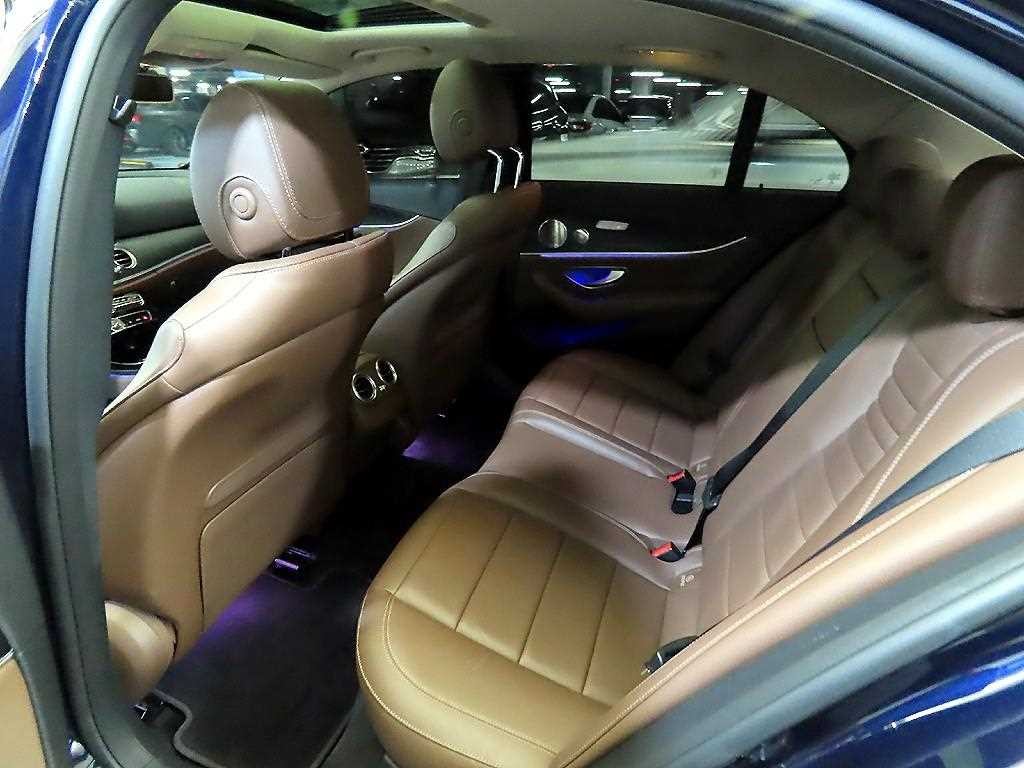 벤츠 E 클래스 E-클래스 W213 E300 4MATIC 아방가르드 이미지 7