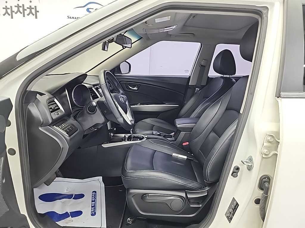KG모빌리티(쌍용) 티볼리 디젤 2WD 1.6 LX 이미지 11
