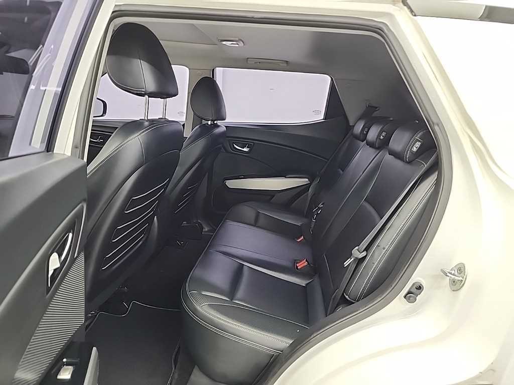 KG모빌리티(쌍용) 티볼리 디젤 2WD 1.6 LX 이미지 12