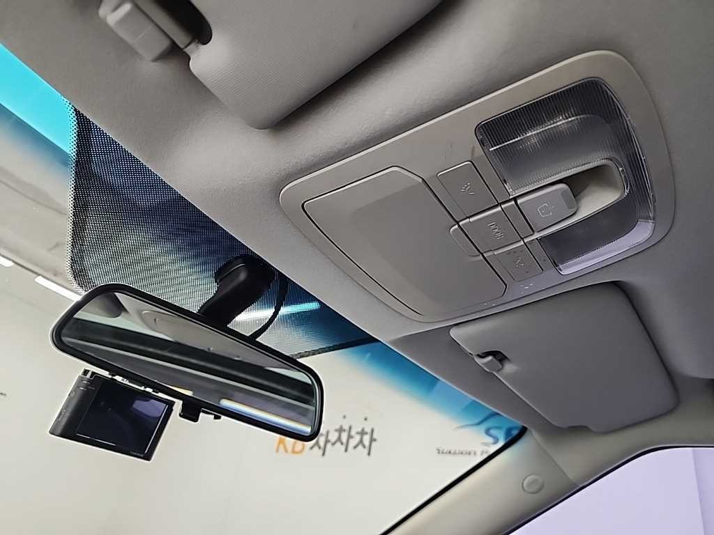 KG모빌리티(쌍용) 티볼리 디젤 2WD 1.6 LX 이미지 16