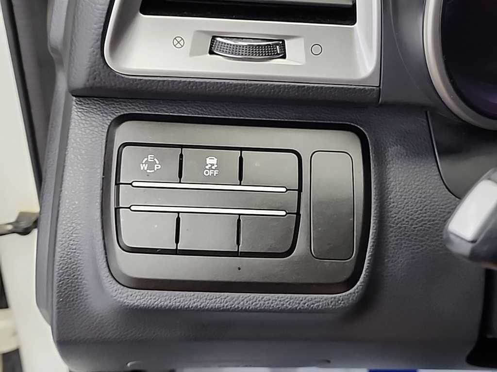 KG모빌리티(쌍용) 티볼리 디젤 2WD 1.6 LX 이미지 18