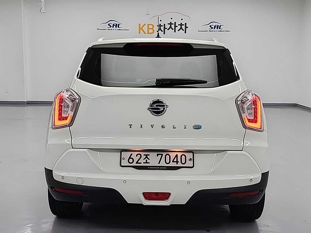 KG모빌리티(쌍용) 티볼리 디젤 2WD 1.6 LX 이미지 3