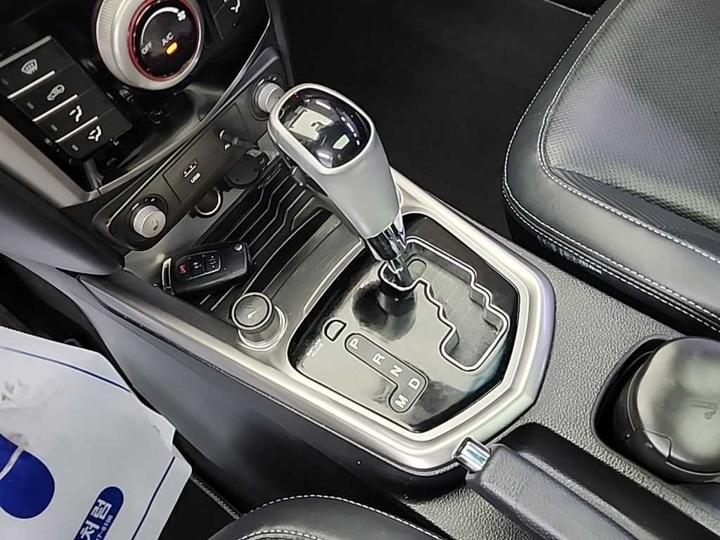 KG모빌리티(쌍용) 티볼리 디젤 2WD 1.6 LX 이미지 8