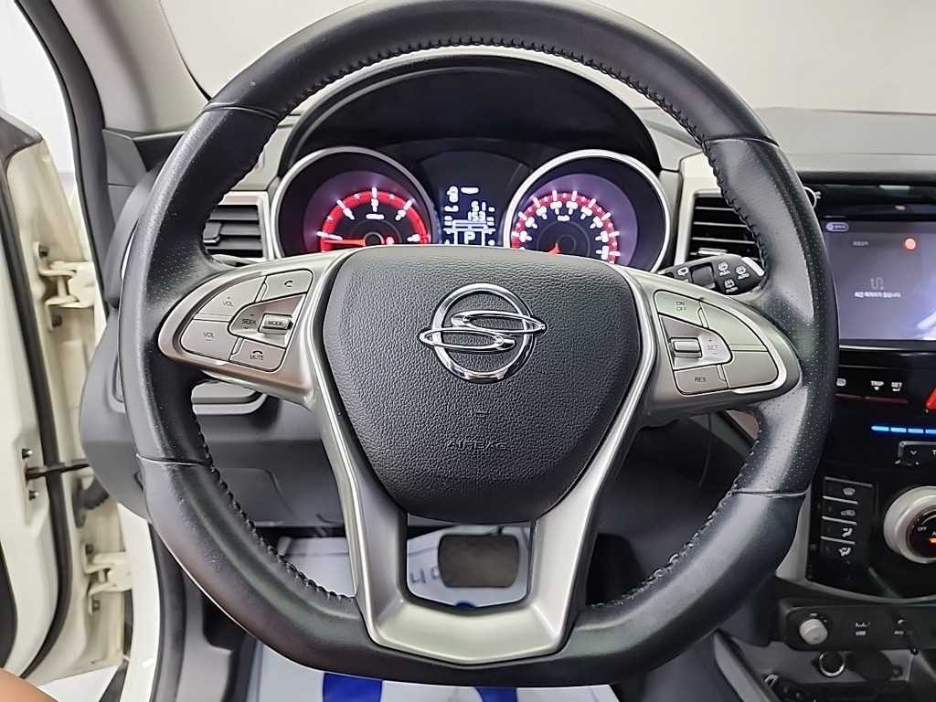 KG모빌리티(쌍용) 티볼리 디젤 2WD 1.6 LX 이미지 9