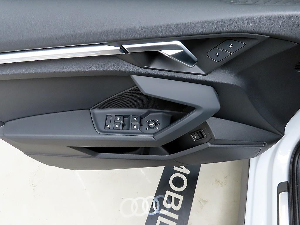 아우디 A3 A3(8Y) 40 TFSI 프리미엄 이미지 11