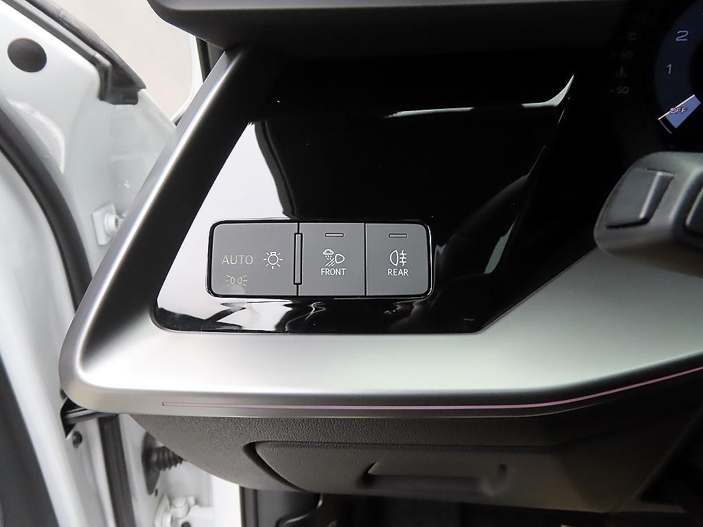 아우디 A3 A3(8Y) 40 TFSI 프리미엄 이미지 12
