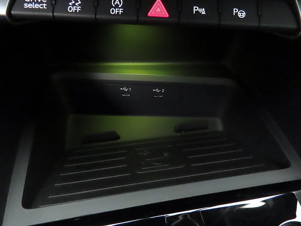 아우디 A3 A3(8Y) 40 TFSI 프리미엄 이미지 13