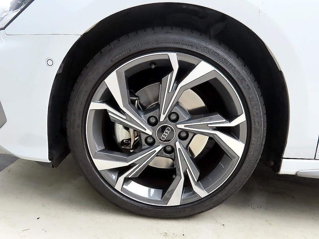 아우디 A3 A3(8Y) 40 TFSI 프리미엄 이미지 20