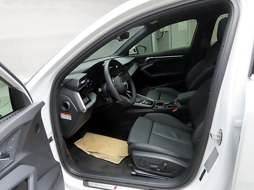 아우디 A3 A3(8Y) 40 TFSI 프리미엄 이미지 5