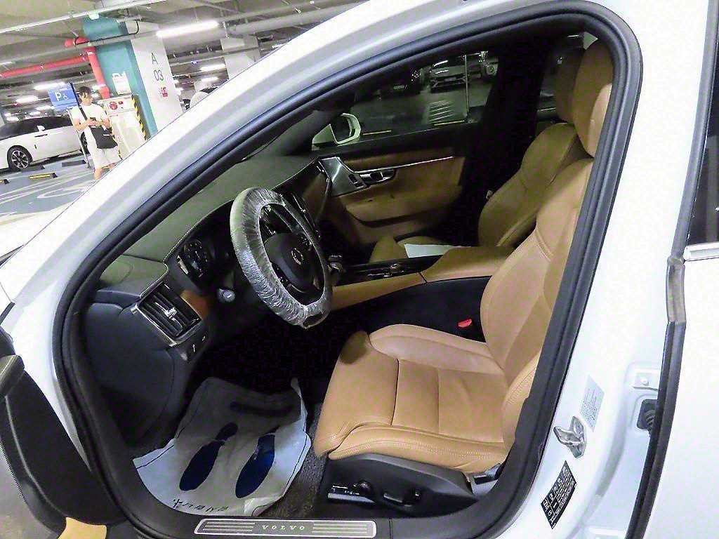 볼보 S90 T5 인스크립션 이미지 6