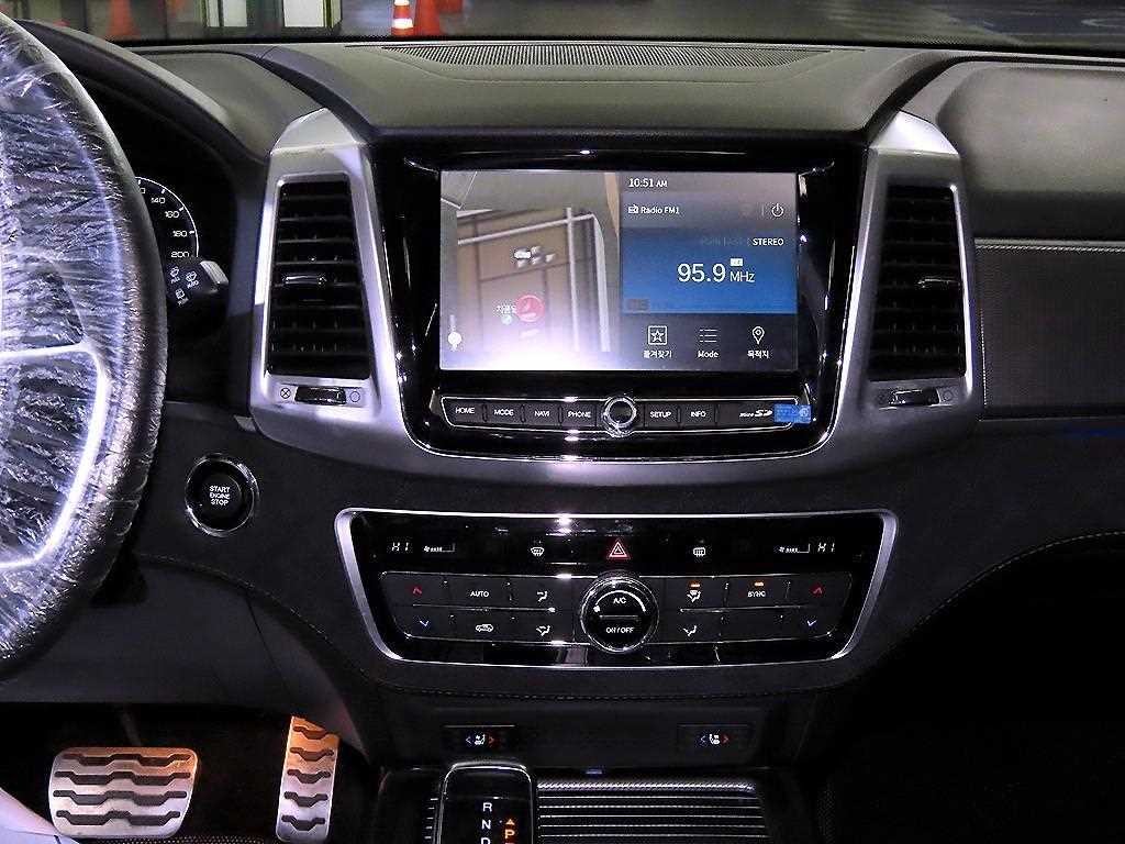 KG모빌리티(쌍용) 렉스턴 올 뉴 렉스턴 (Y450) 디젤 2.2 4WD 더 블랙 이미지 11