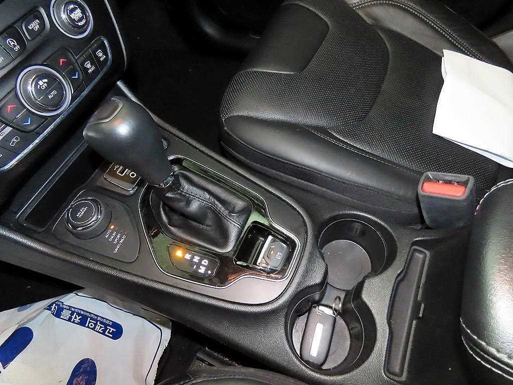 지프 체로키 체로키(KL) 2.4 리미티드 AWD 이미지 12