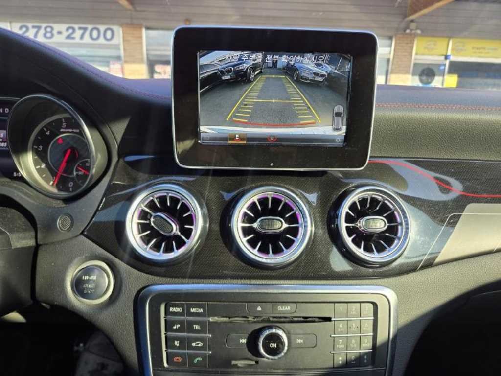 벤츠 GLA 클래스 GLA클래스 X156 GLA45 AMG 4MATIC 이미지 12