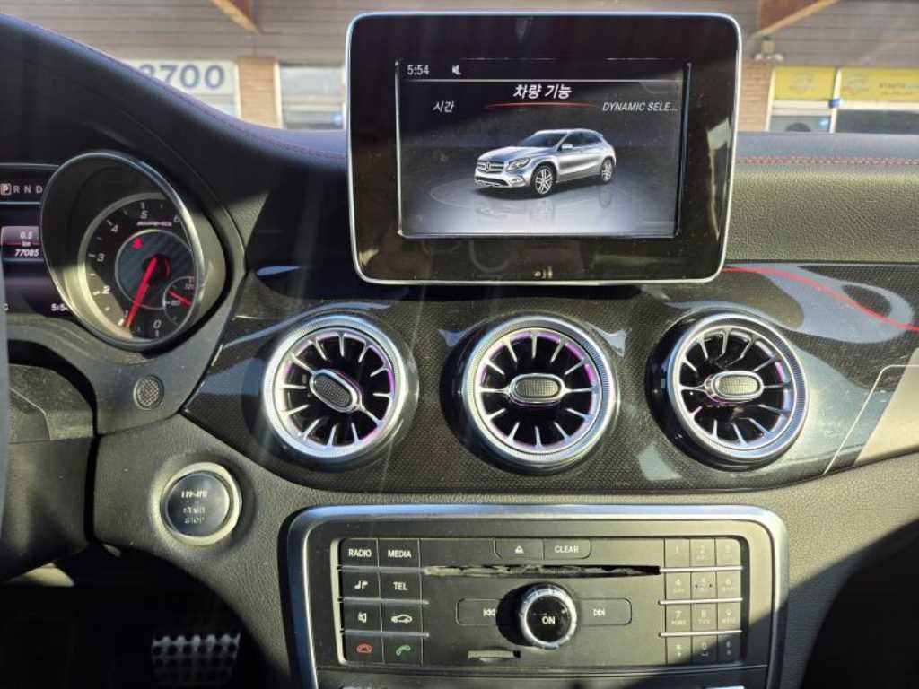 벤츠 GLA 클래스 GLA클래스 X156 GLA45 AMG 4MATIC 이미지 13