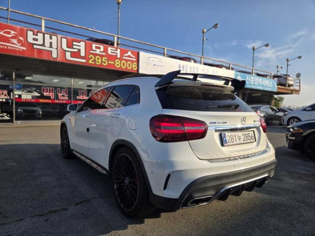 벤츠 GLA 클래스 GLA클래스 X156 GLA45 AMG 4MATIC 이미지 3