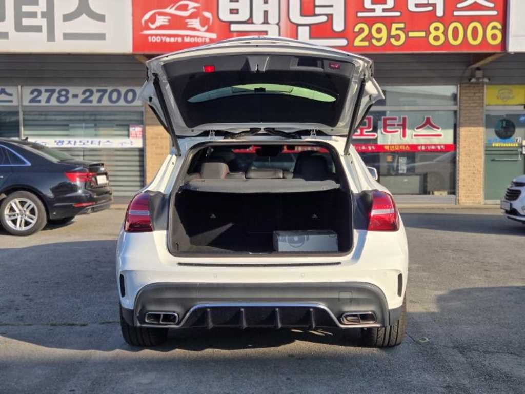 벤츠 GLA 클래스 GLA클래스 X156 GLA45 AMG 4MATIC 이미지 4