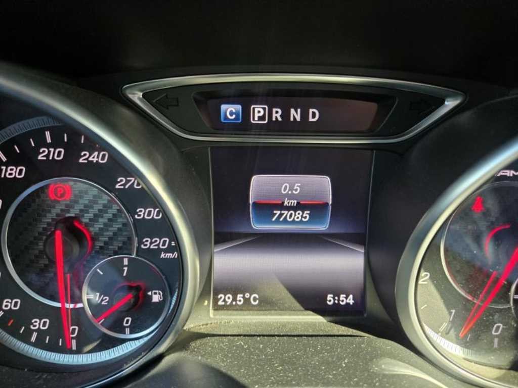 벤츠 GLA 클래스 GLA클래스 X156 GLA45 AMG 4MATIC 이미지 6
