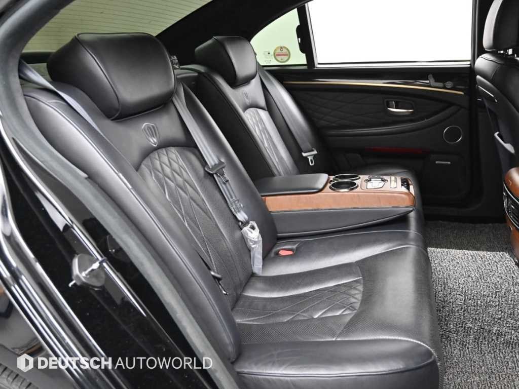 KG모빌리티(쌍용) 체어맨 뉴체어맨W 가솔린 4WD CW700 4TRONIC VIP 이미지 12