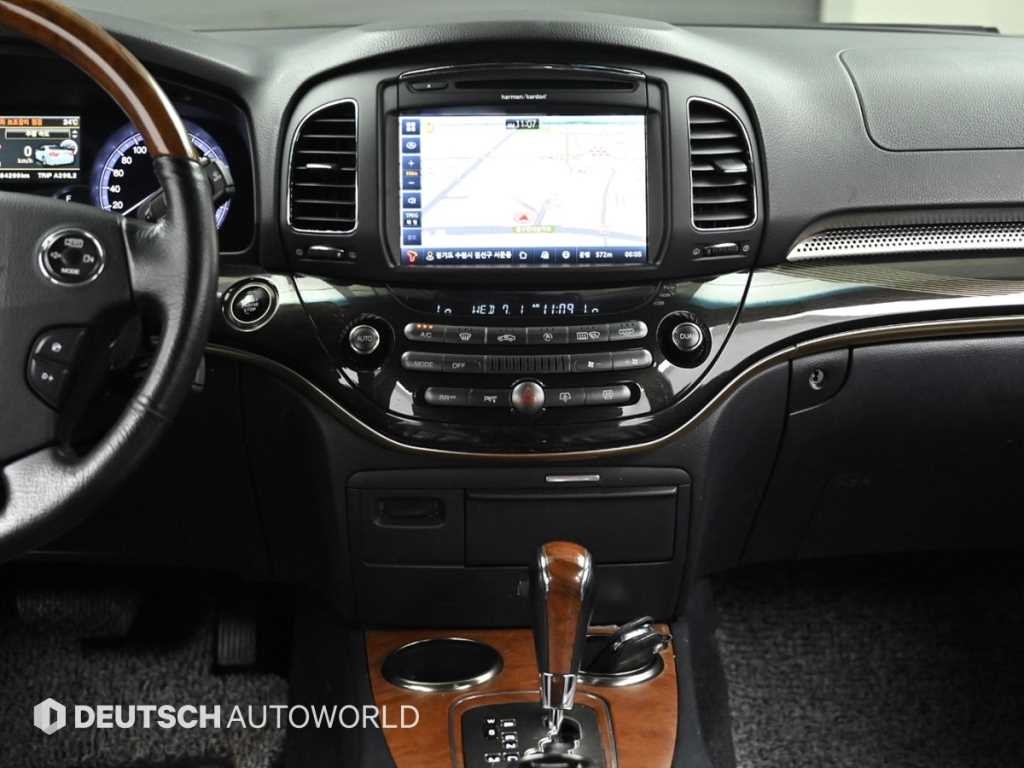 KG모빌리티(쌍용) 체어맨 뉴체어맨W 가솔린 4WD CW700 4TRONIC VIP 이미지 14