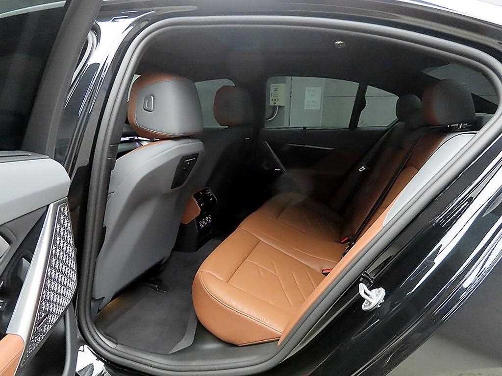 BMW 5시리즈 5시리즈 (G60) 530i xDrive M 스포츠 프로 스페셜 에디션 이미지 6