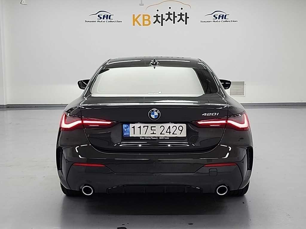 BMW 4시리즈 4시리즈 (G22) 420i 쿠페 M 스포츠 이미지 3