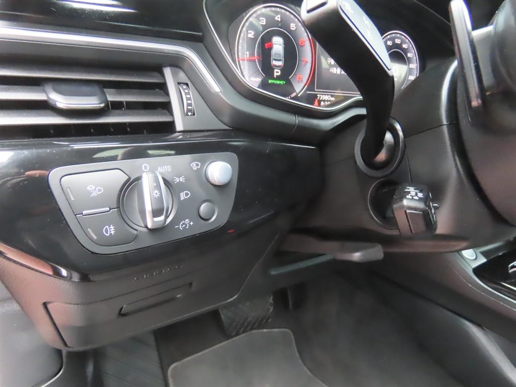 아우디 A4 A4 (B9) 40 TFSI 프리미엄 이미지 14