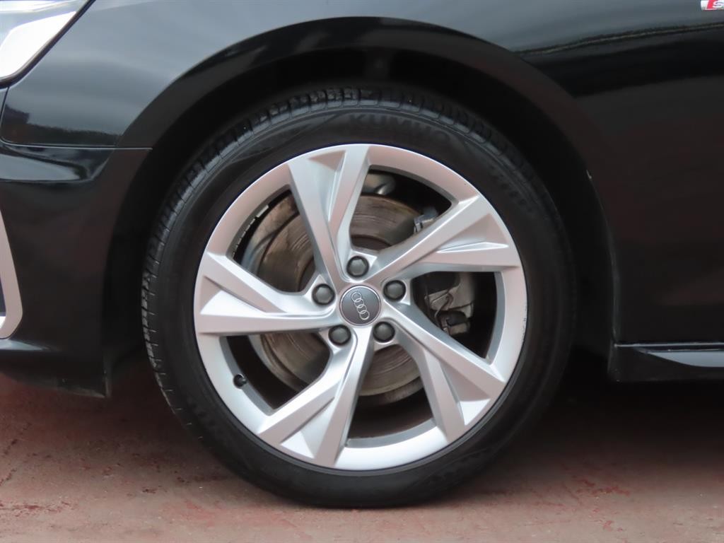 아우디 A4 A4 (B9) 40 TFSI 프리미엄 이미지 20