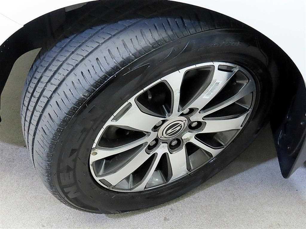 KG모빌리티(쌍용) 코란도 코란도투리스모 4WD RX 플러스 9인승 이미지 20