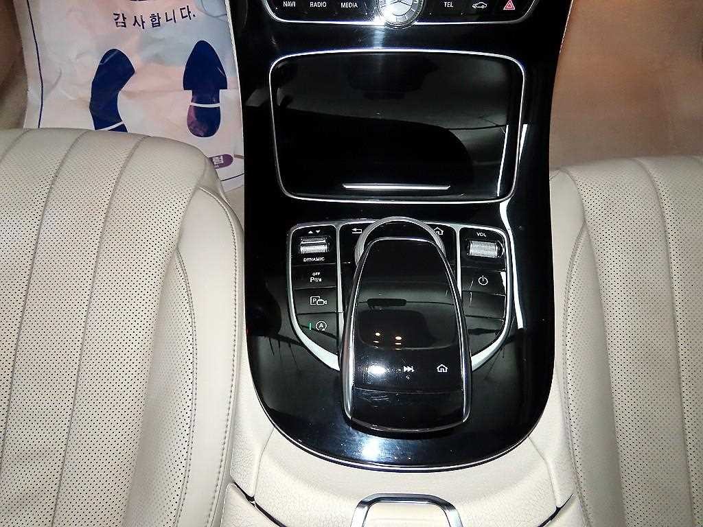 벤츠 E 클래스 E-클래스 W213 E300 아방가르드 이미지 12