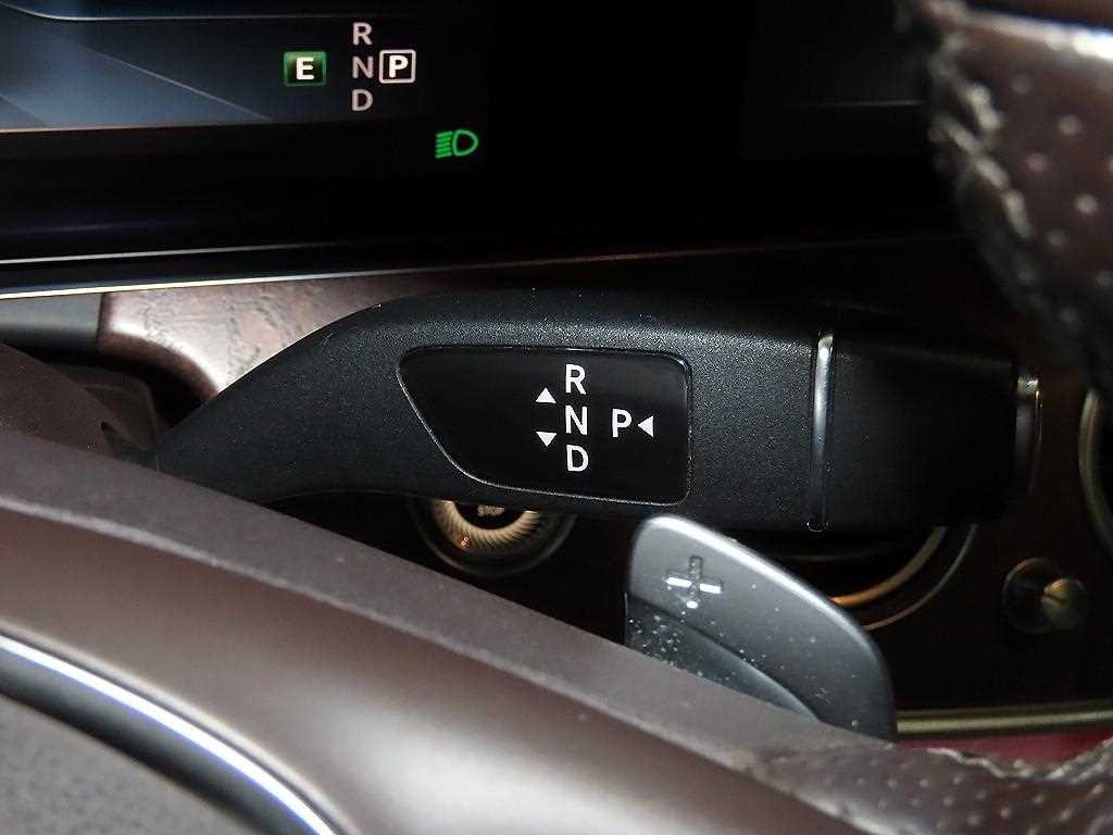 벤츠 E 클래스 E-클래스 W213 E300 아방가르드 이미지 13