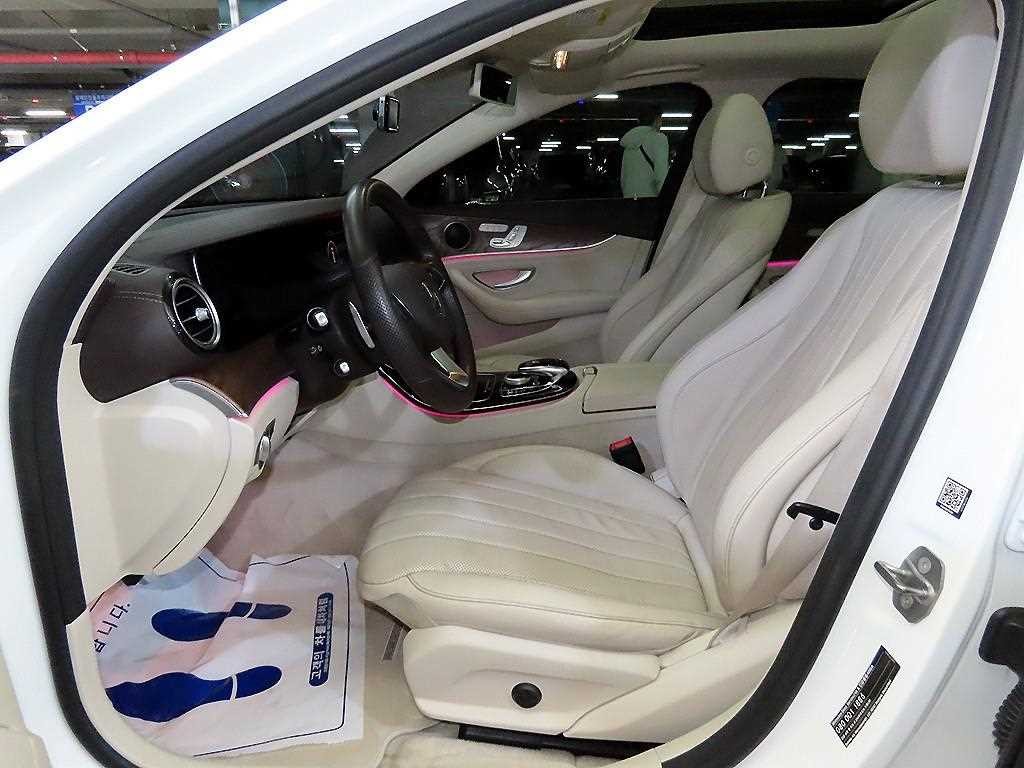 벤츠 E 클래스 E-클래스 W213 E300 아방가르드 이미지 7