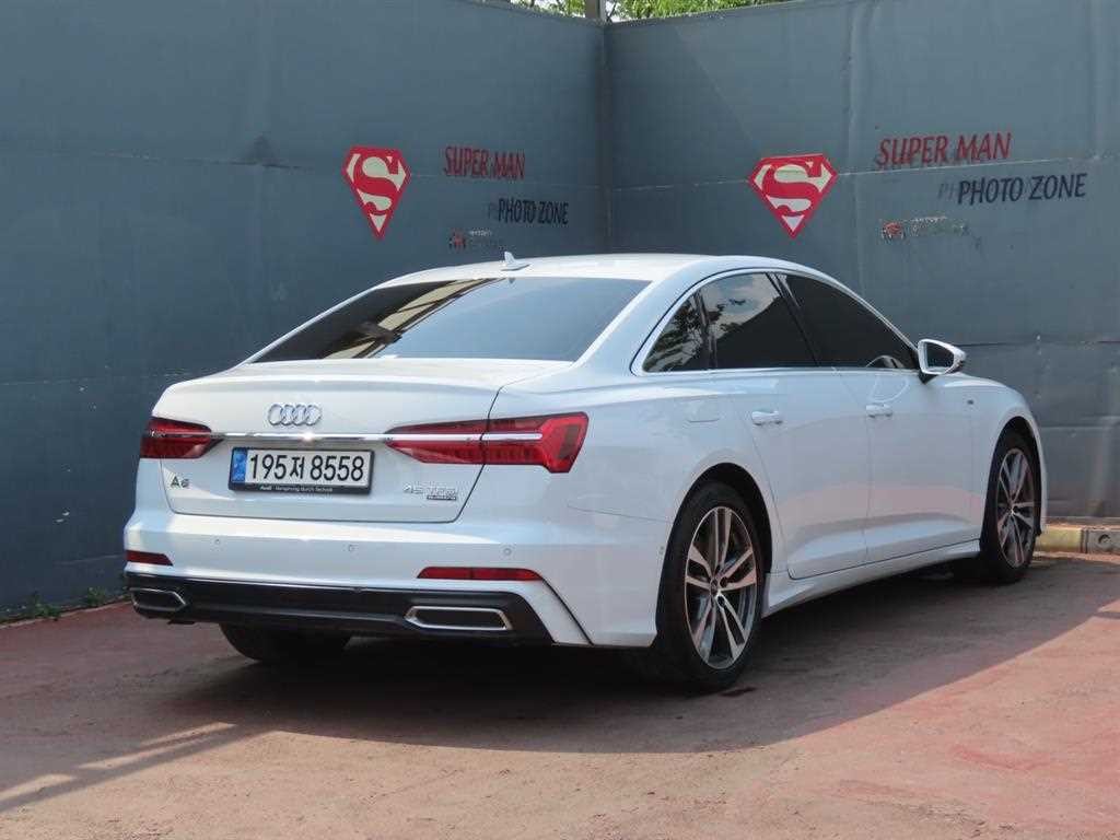 아우디 A6 A6 (C8) 45 TFSI 콰트로 프리미엄 이미지 3