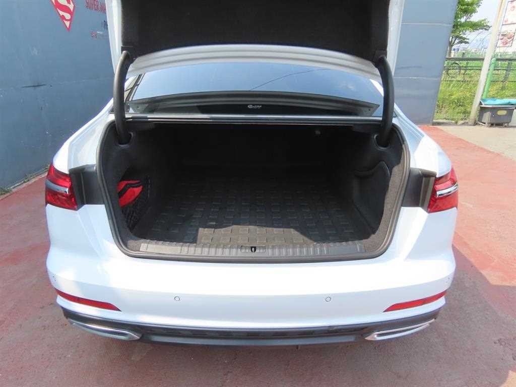 아우디 A6 A6 (C8) 45 TFSI 콰트로 프리미엄 이미지 5