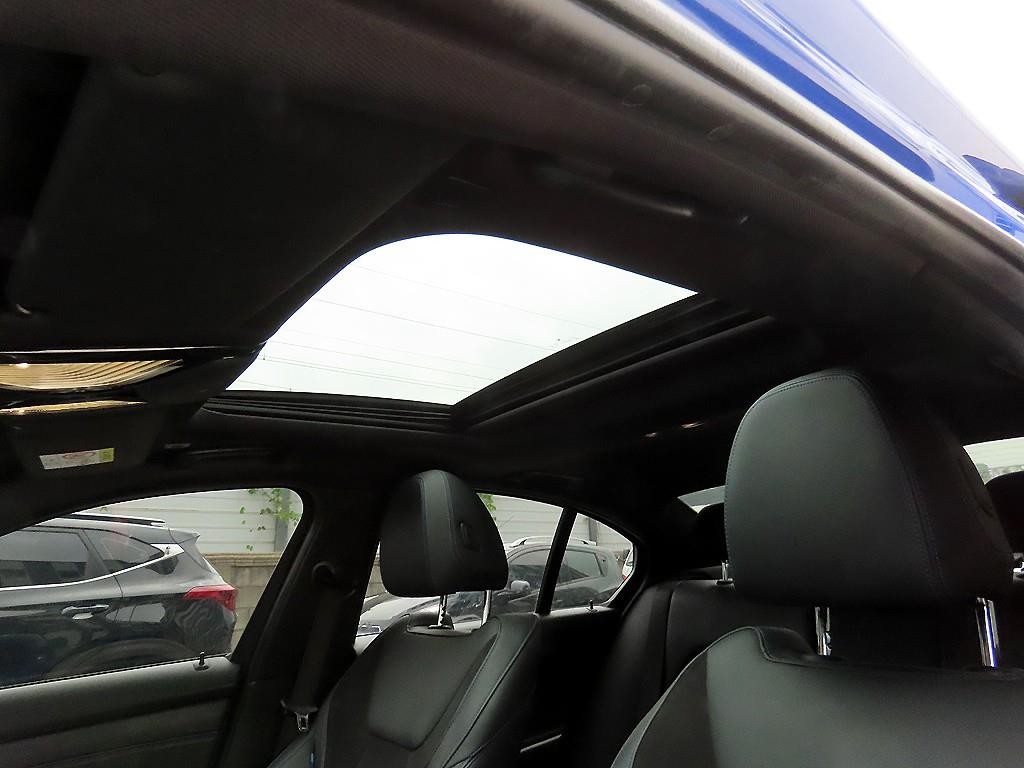 BMW 3시리즈 3시리즈 (G20) 320i M 스포츠 이미지 18