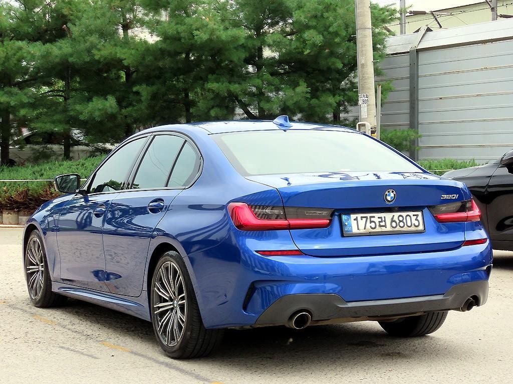 BMW 3시리즈 3시리즈 (G20) 320i M 스포츠 이미지 3